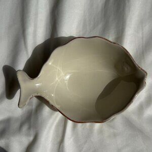 EUC, VIETRI Italy Pesce Crema White Fish Shape Condiment Bowl Dish, China, 6 in.